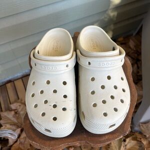 White Crocs (W7)